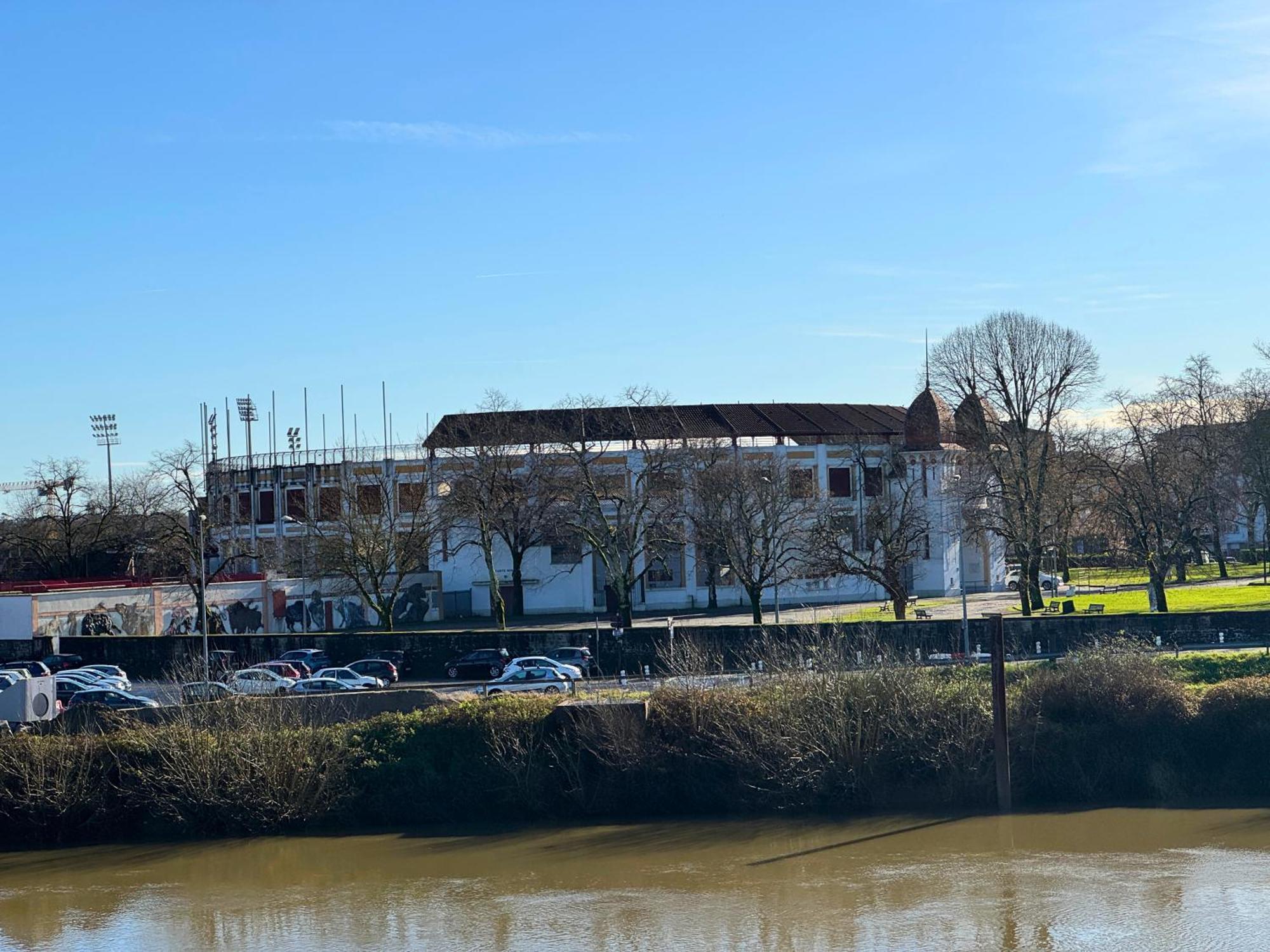 Apartament Majestic - Wifi - Parking - Vue Dax Zewnętrze zdjęcie