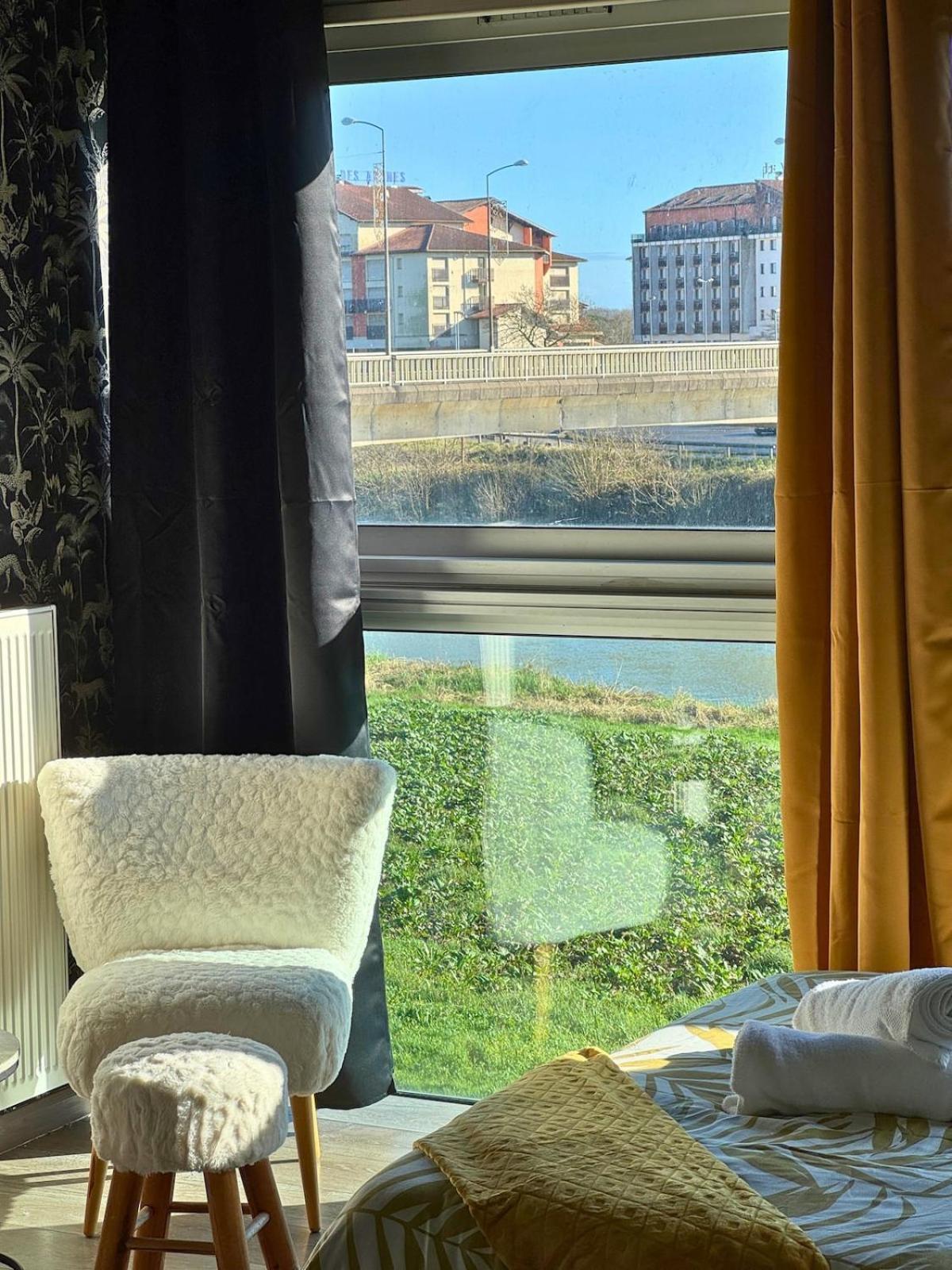 Apartament Majestic - Wifi - Parking - Vue Dax Zewnętrze zdjęcie